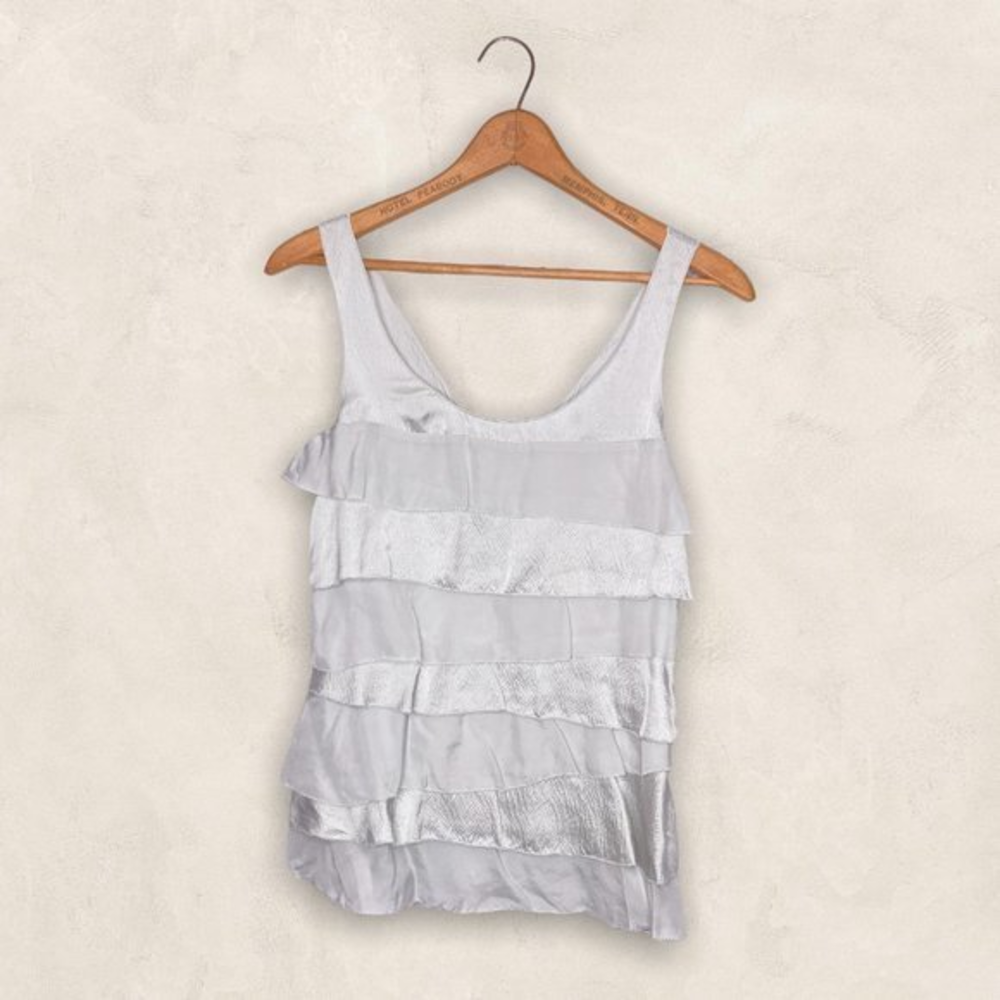 White House Black Market XS Gray 100% Silk Tiered Ruffle Tank Top Blouse Shell - Picture 2 of 5